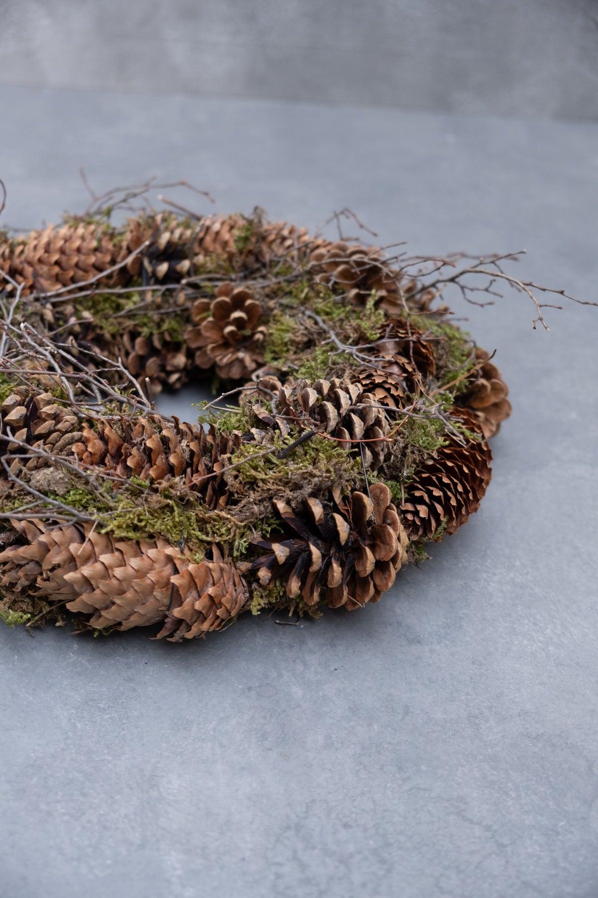 Mooskranz mit Kiefer und Zweigen · Ø 30 cm · Natur · 30 cm · Ansicht 4