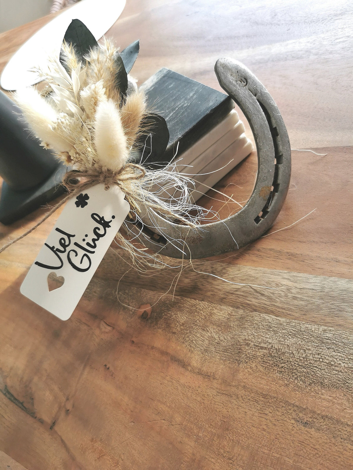 Hufeisen mit Trockenblumen/ Geschenk/ Personalisiert /Glücksbringer