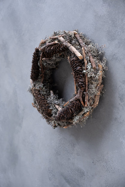 Grauer Mooskranz mit Fichte und Stäben · Ø 28 cm · Natur · 28 cm · Ansicht 4