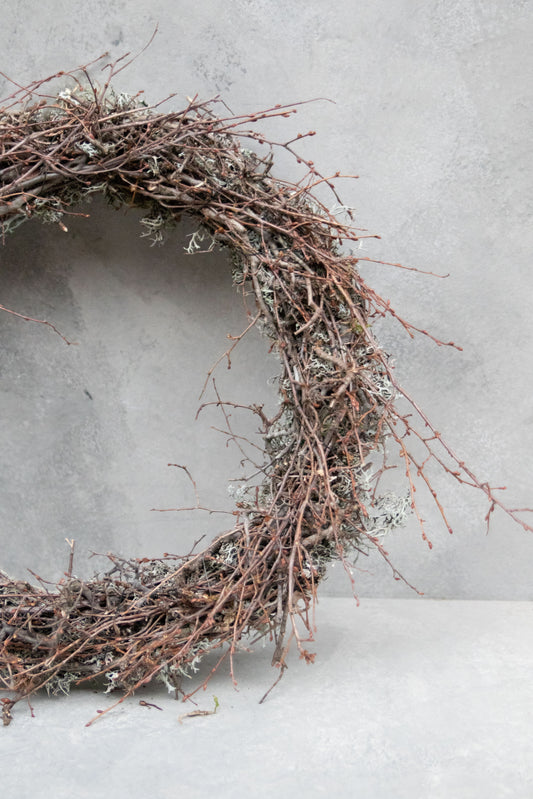Schmaler grauer Mooskranz mit wildem Bonsai · Ø 40–50 cm · Naturgrau · 40 cm · Ansicht 1