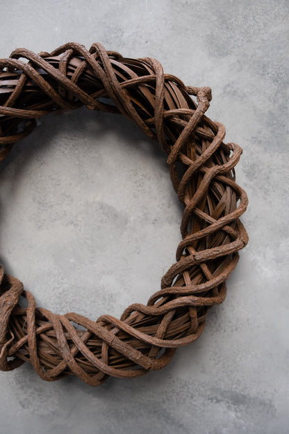 Rattan wreath · Brown