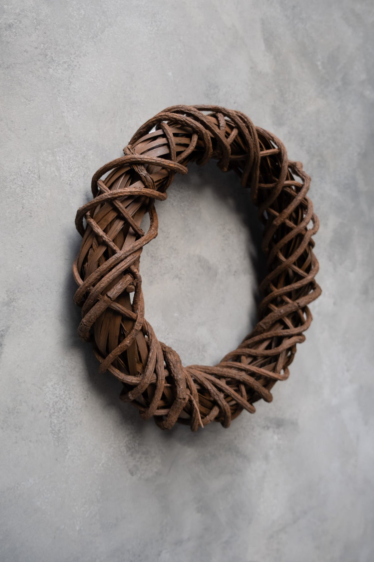 Rattan wreath · Brown