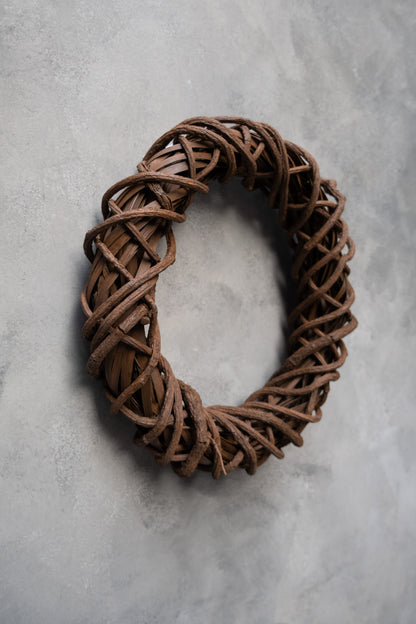 Rattan wreath · Brown