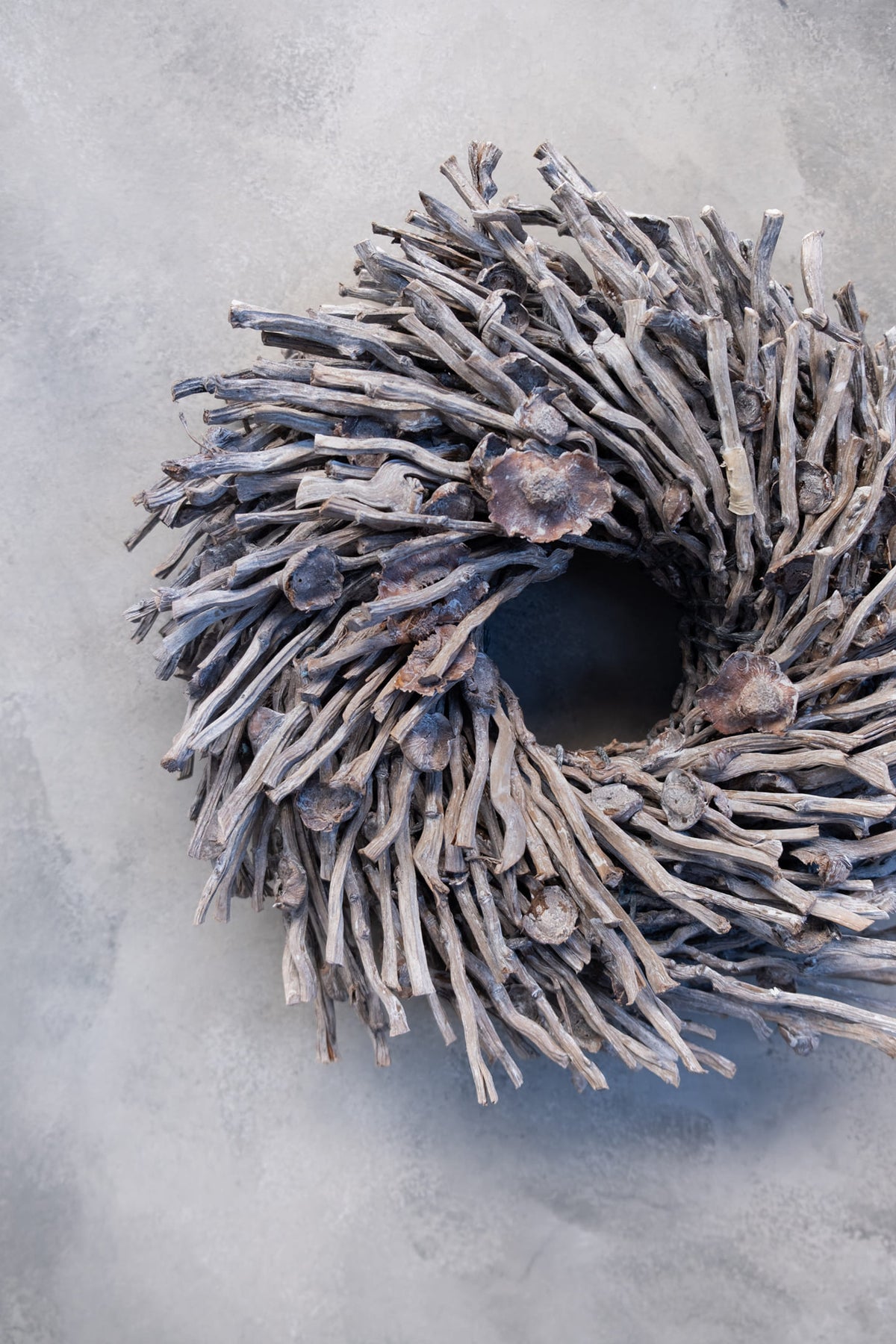 Botay wreath · White-wash