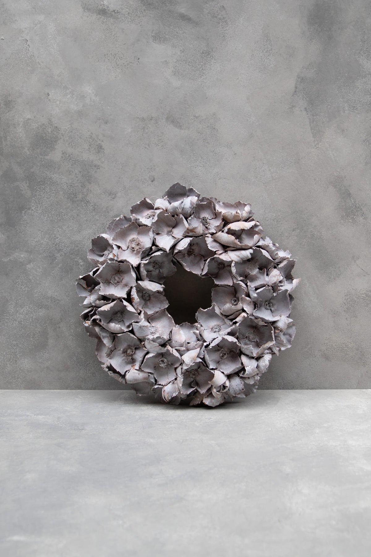 Palm cup wreath · Grey mist
