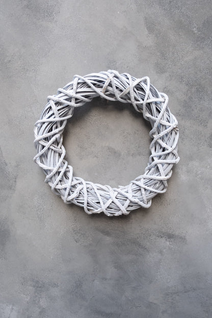 Rattan wreath · White