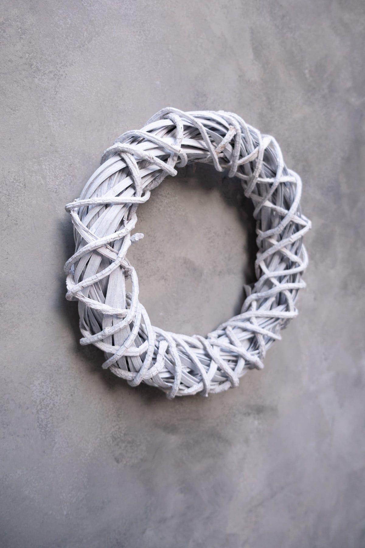 Rattan wreath · White