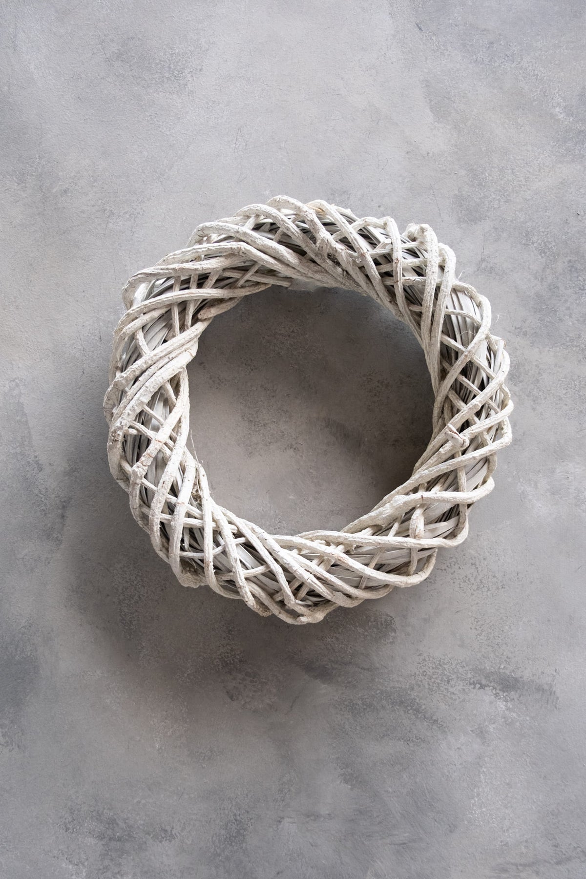 Rattan wreath · Sandstone