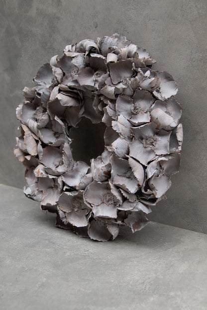 Palm cup wreath · Grey mist