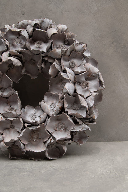 Palm cup wreath · Grey mist
