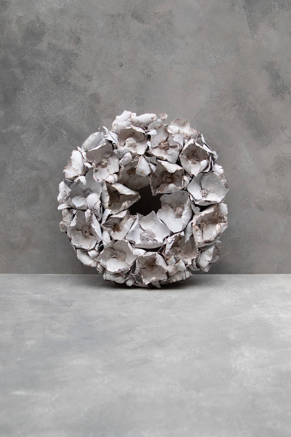 Palm cup wreath · White