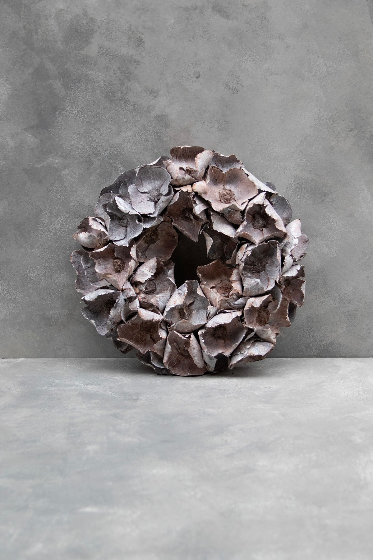 Palm cup wreath · White-wash