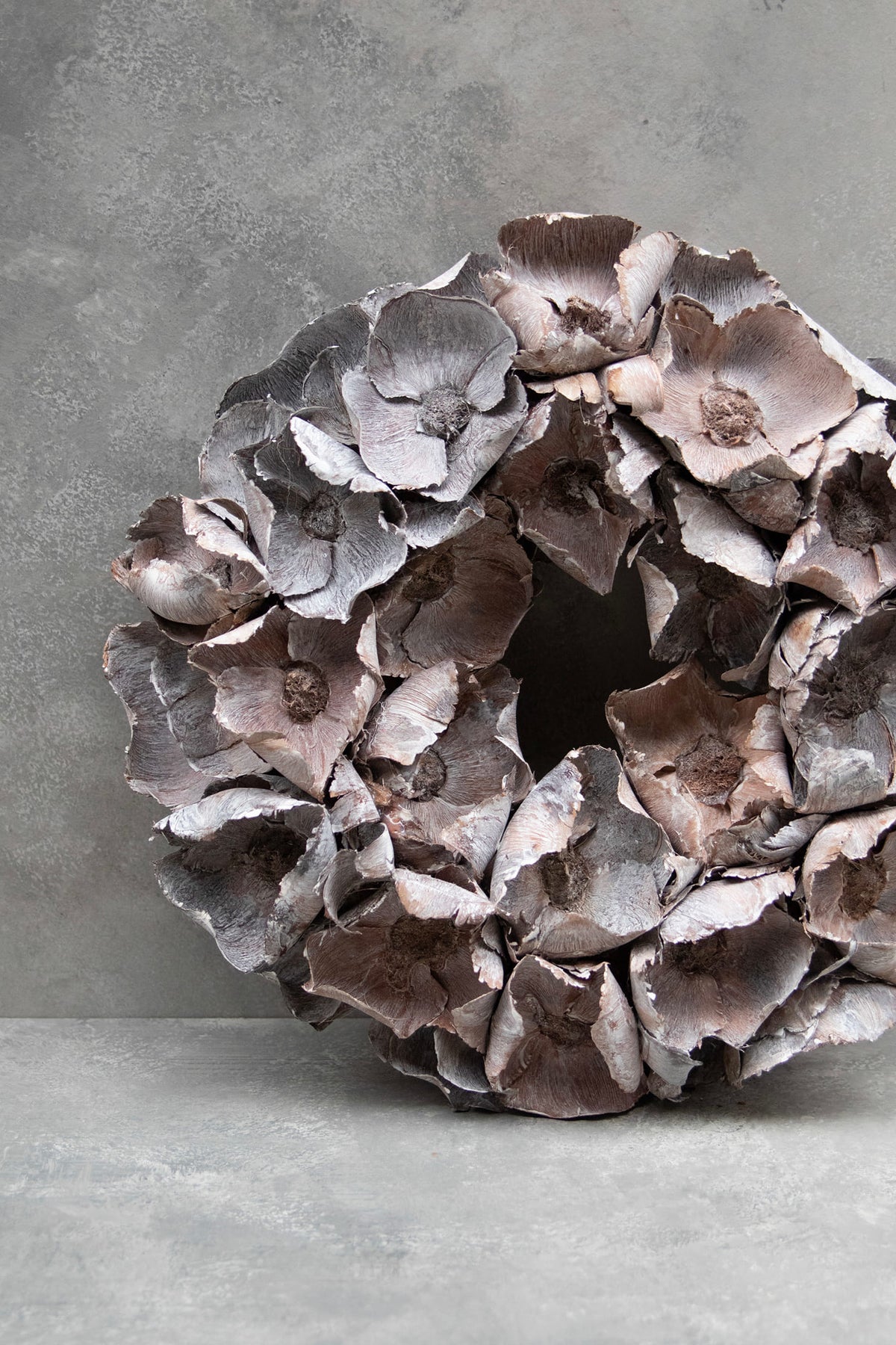 Palm cup wreath · White-wash