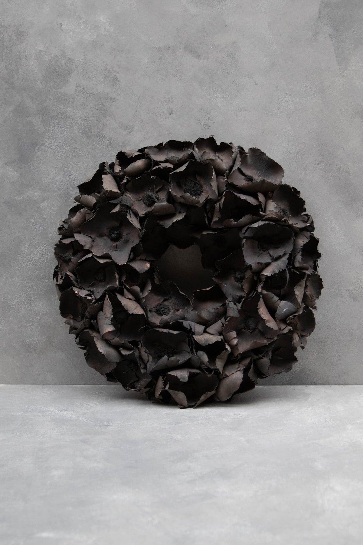 Palm cup wreath · Black