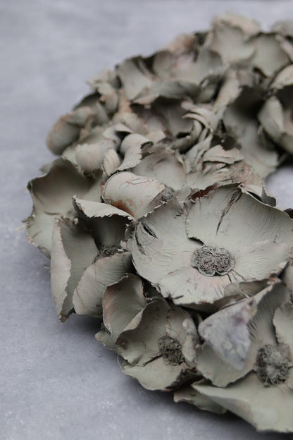 Palm cup wreath · Old green-wash