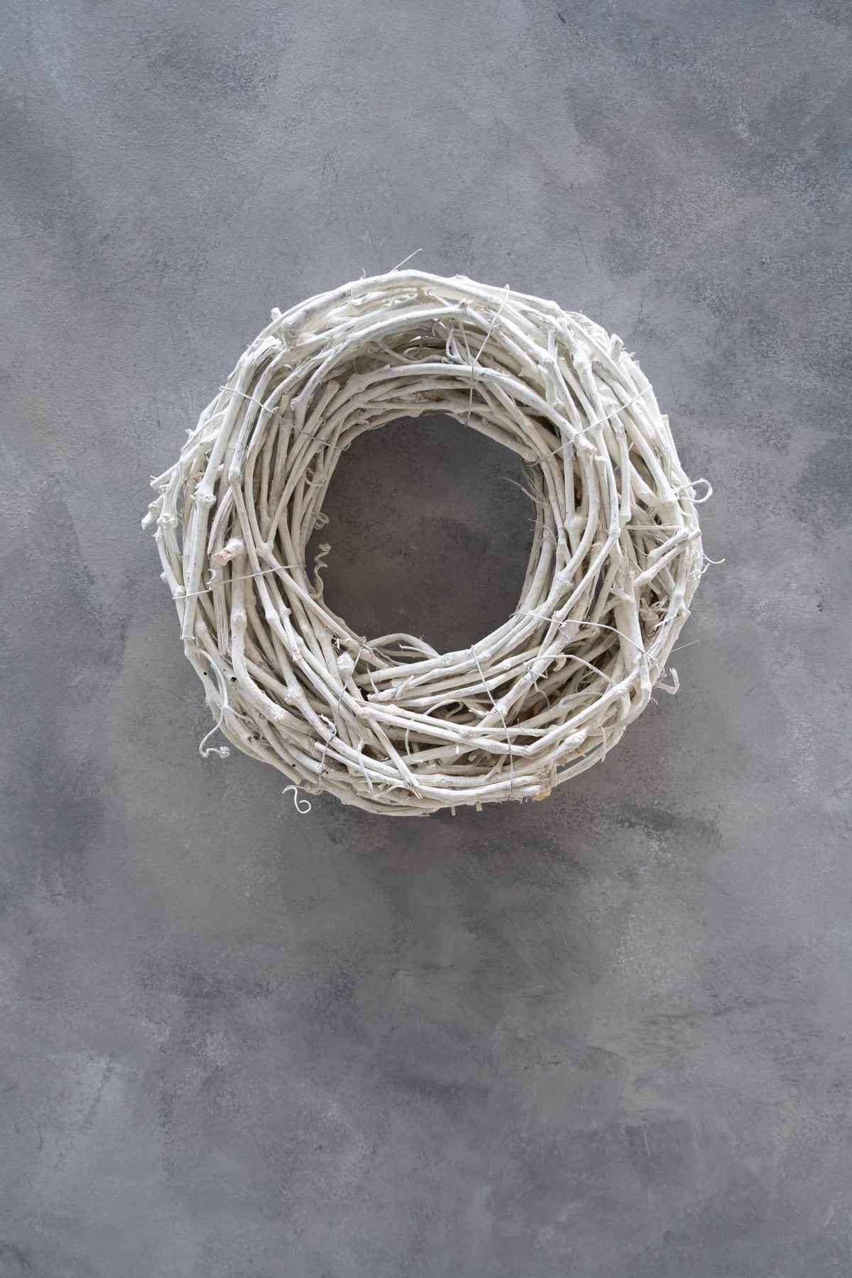 Grapevine wreath · Sandstone