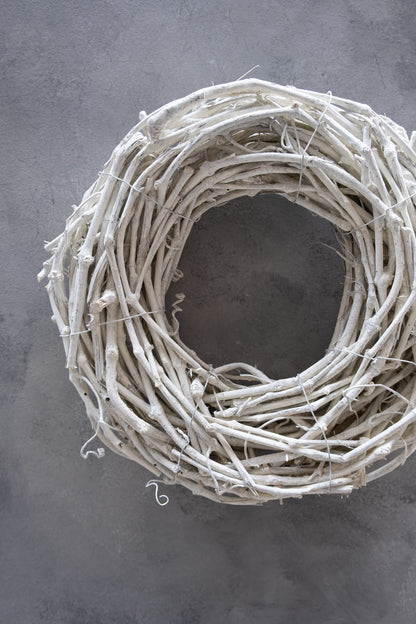 Grapevine wreath · Sandstone
