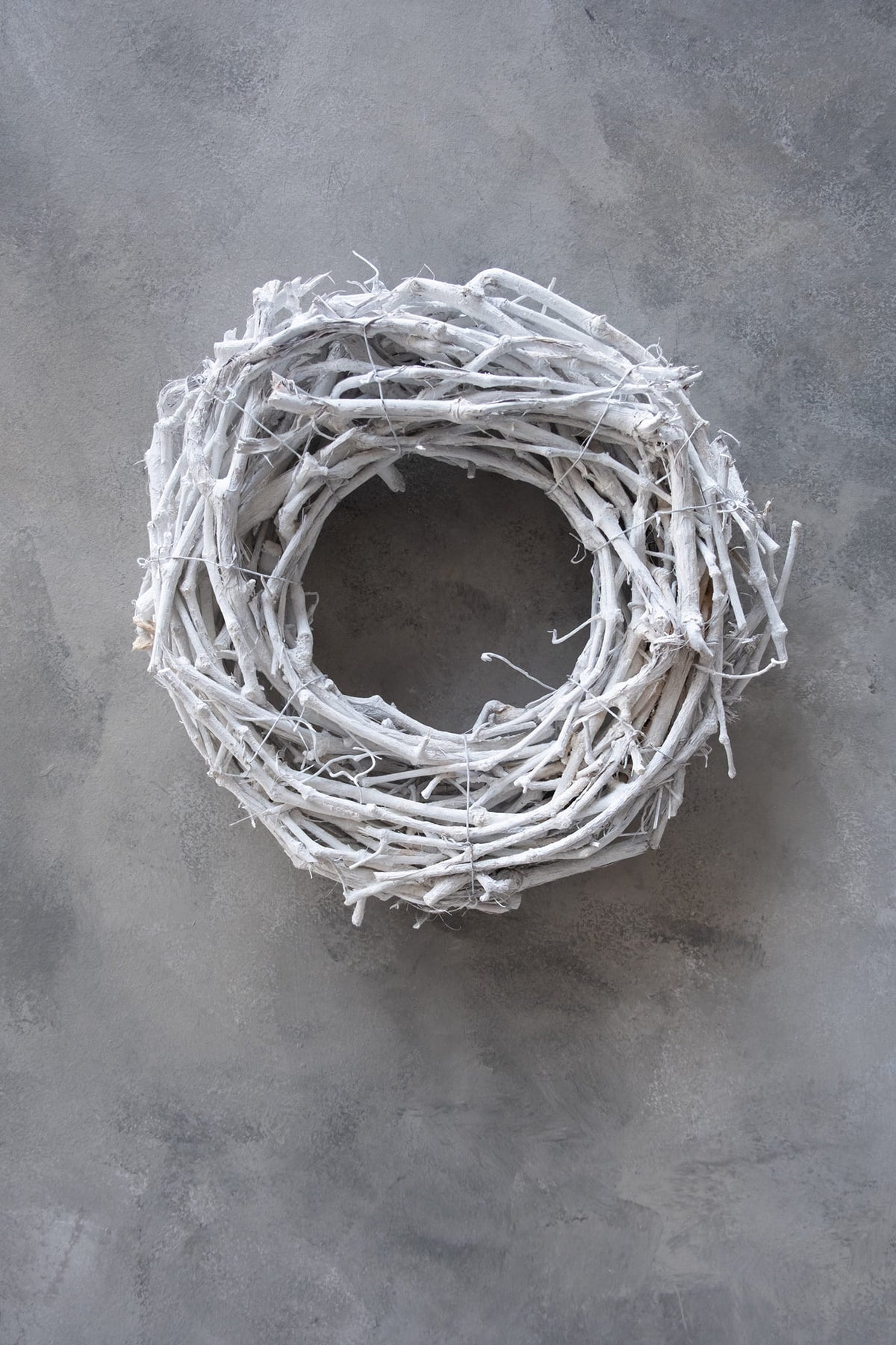Grapevine wreath · White