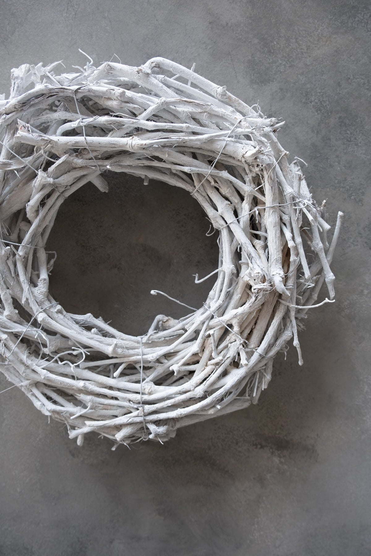 Grapevine wreath · White
