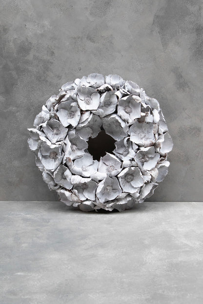 Palm cup wreath · White