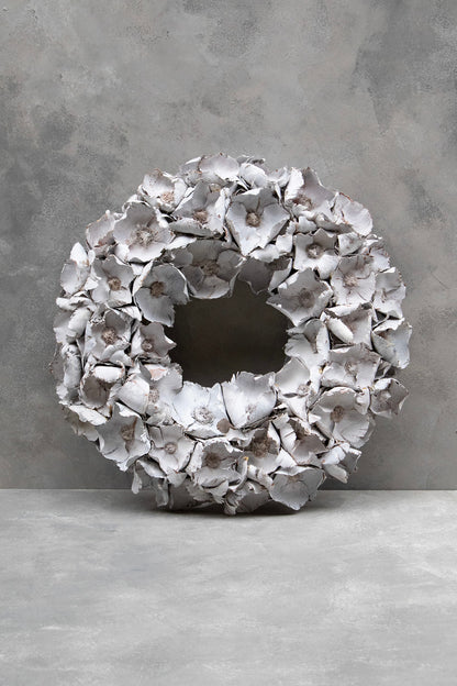 Palm cup wreath · White