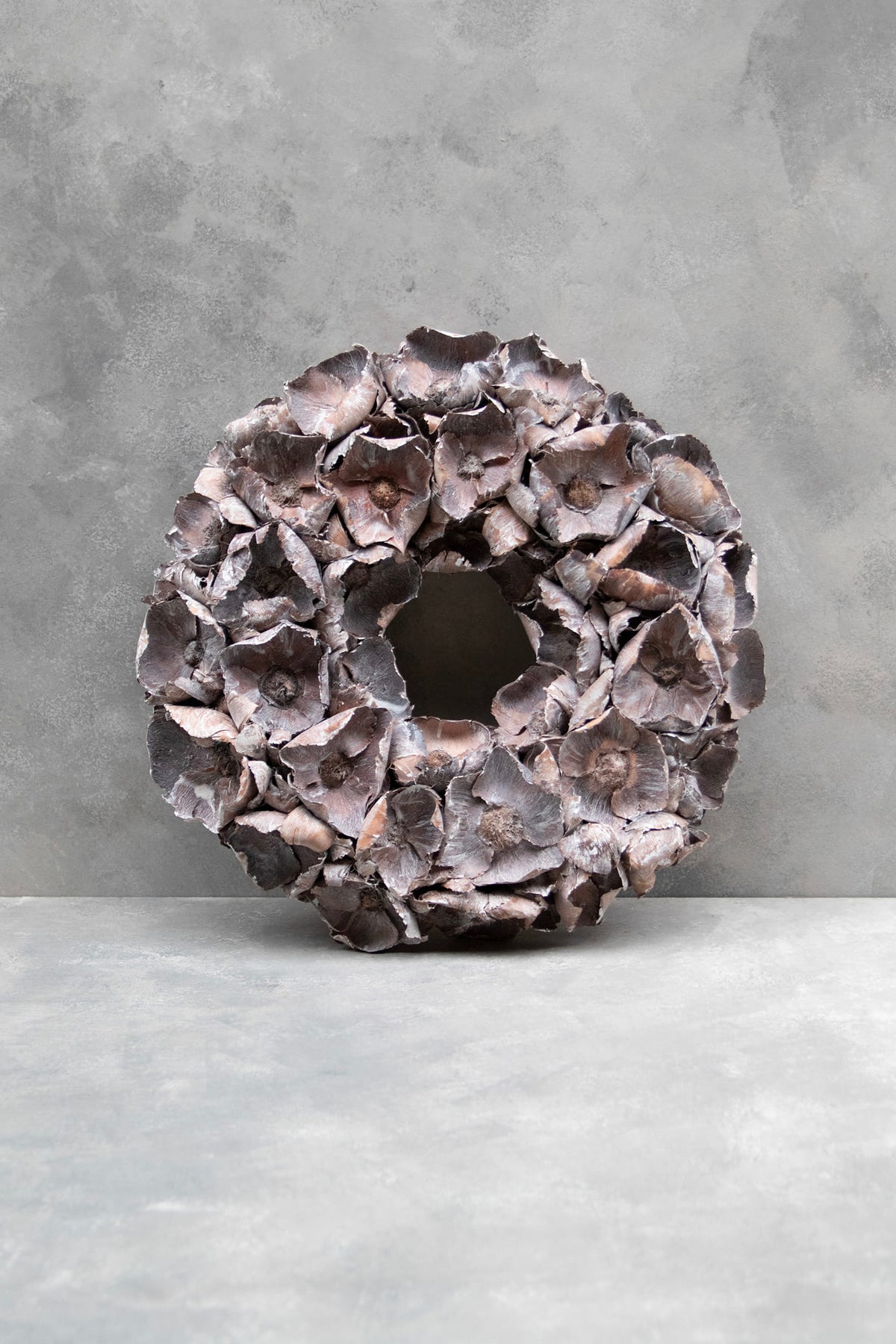 Palm cup wreath · White-wash