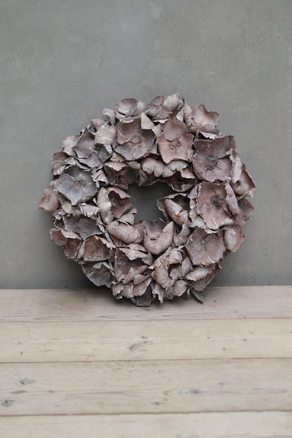 Palm cup wreath · White-wash