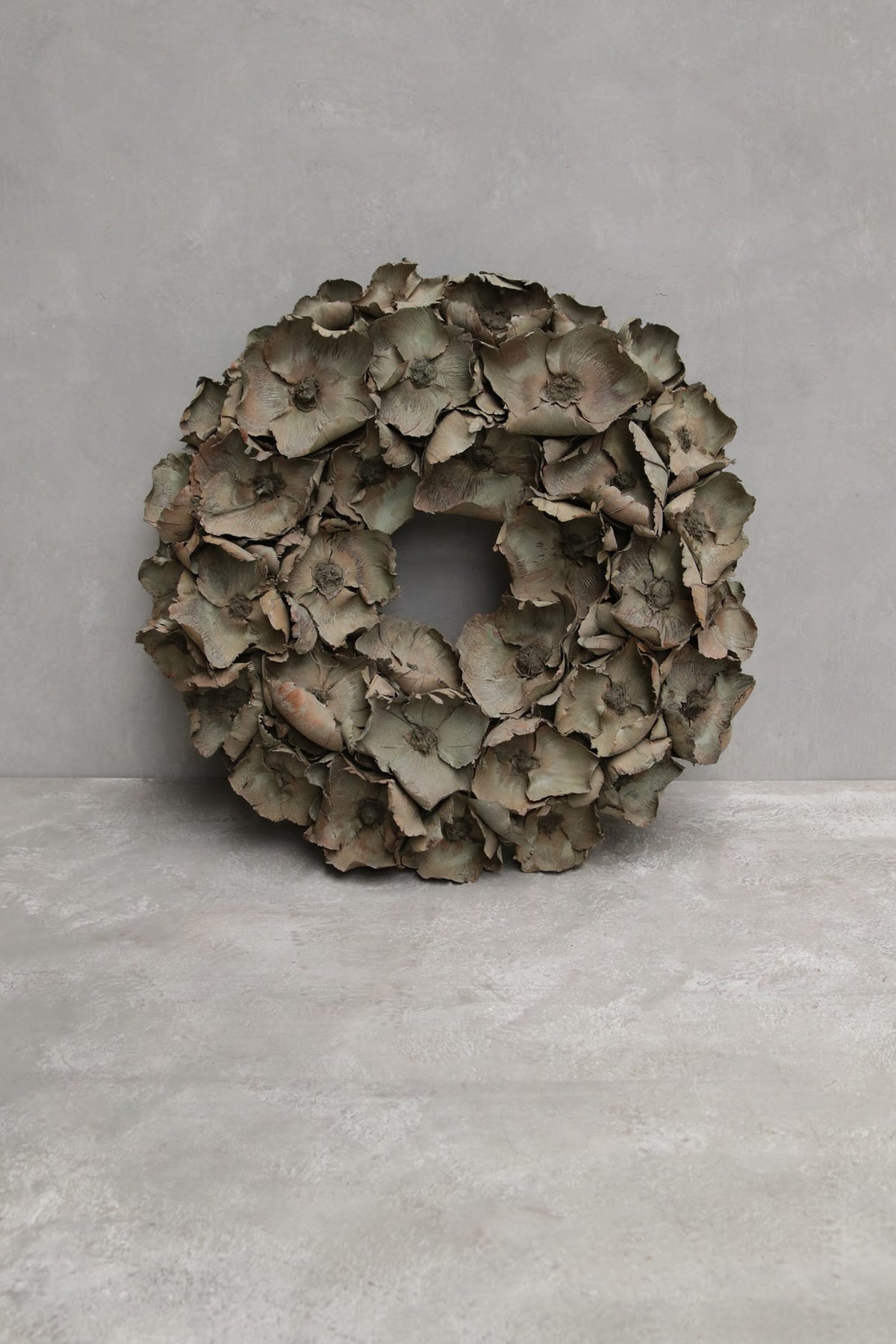 Palm cup wreath · Old green-wash
