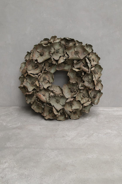 Palm cup wreath · Old green-wash