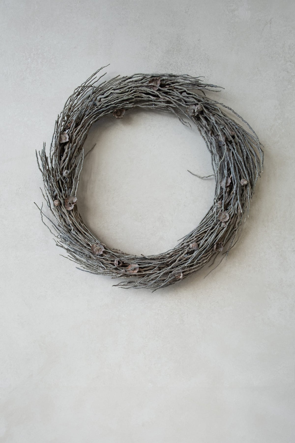 Coco branch wreath · Pebble green
