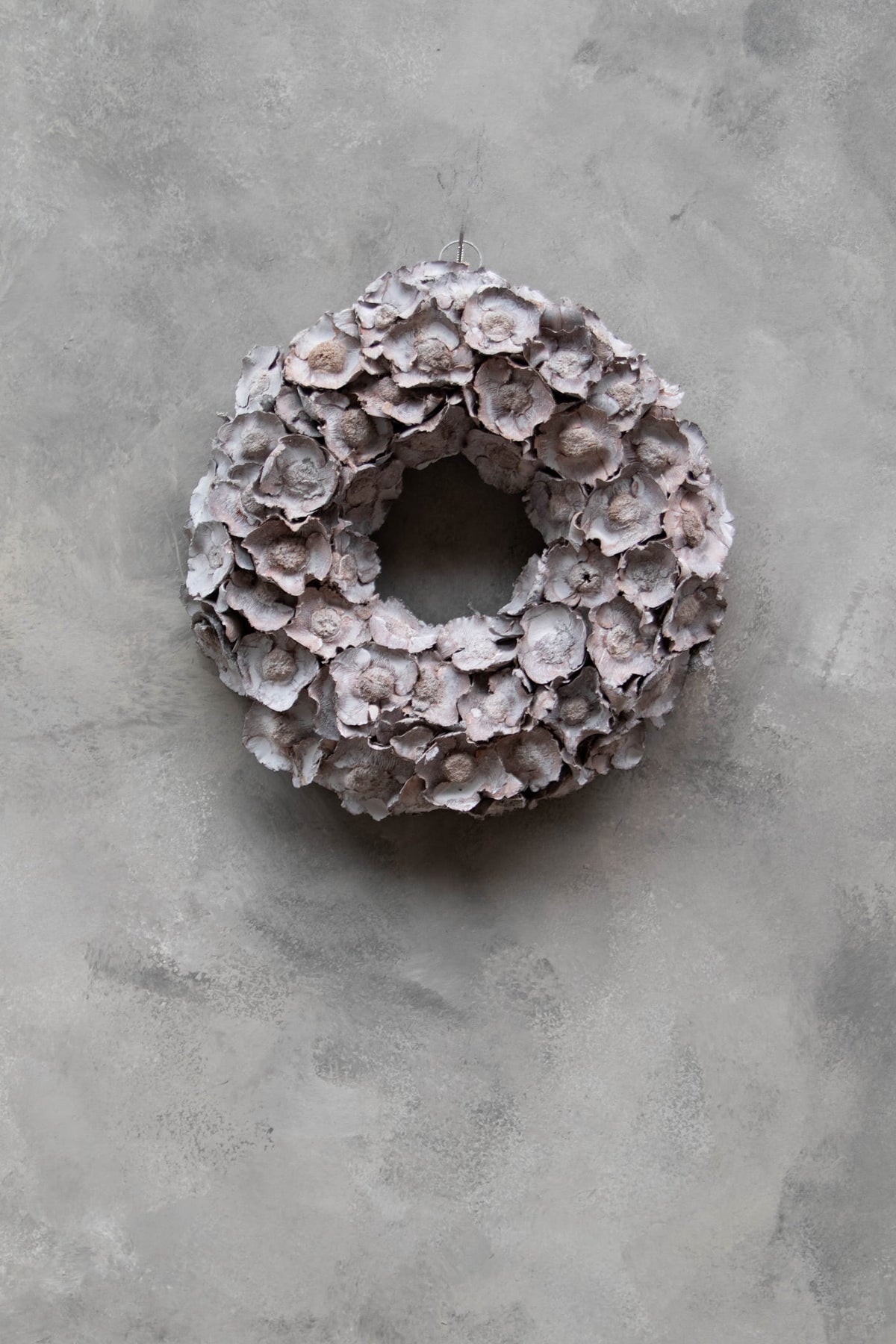 Coco flower wreath · Grey mist