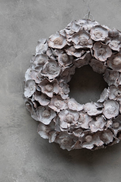 Coco flower wreath · Grey mist