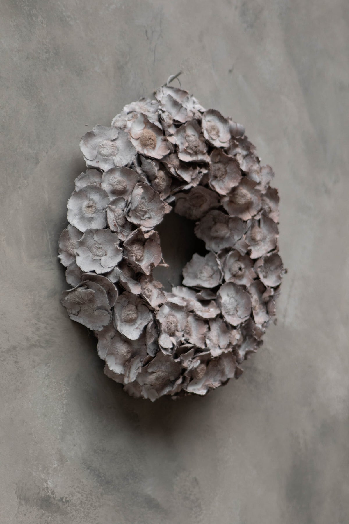 Coco flower wreath · Grey mist