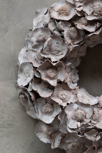 Coco flower wreath · Grey mist
