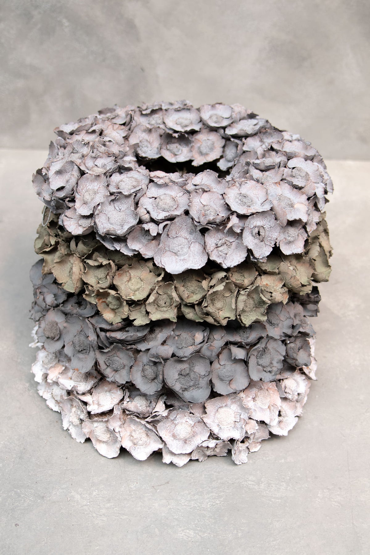 Coco flower wreath · Grey smoke