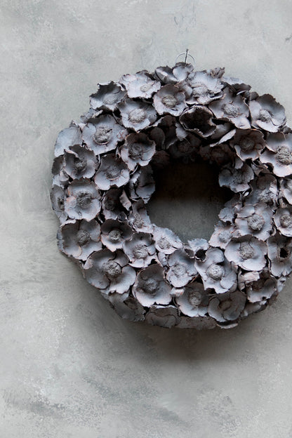 Coco flower wreath · Grey smoke