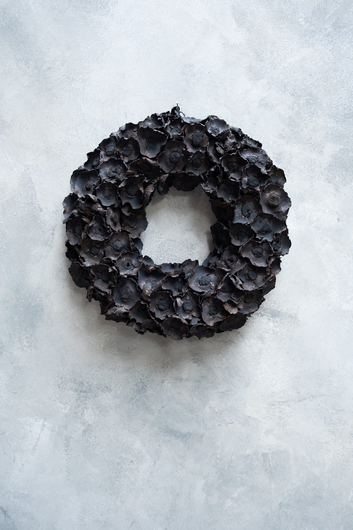 Coco flower wreath · Black