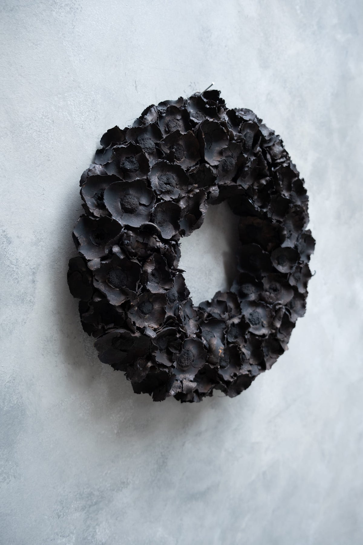 Coco flower wreath · Black