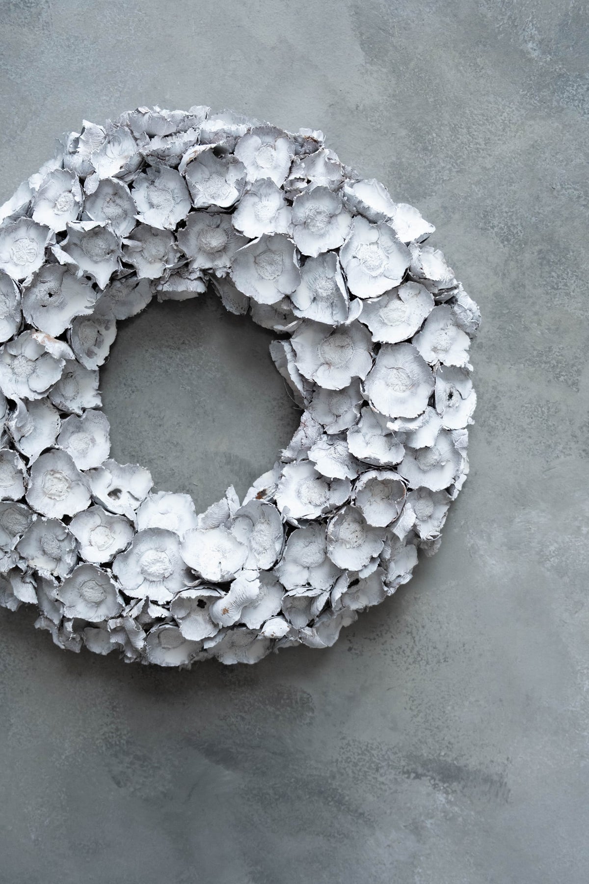Coco flower wreath · White