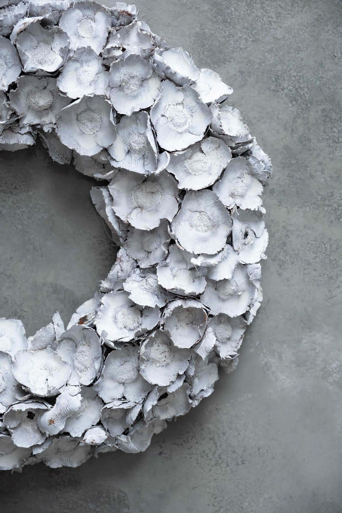 Coco flower wreath · White
