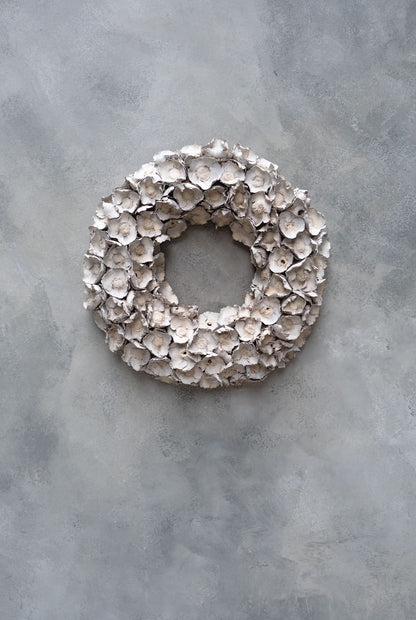 Coco flower wreath · Sandstone