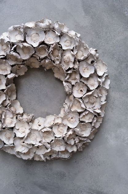 Coco flower wreath · Sandstone